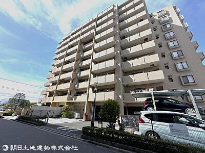 外観：駅まで平坦な道なりで、通勤・通学も楽々♪