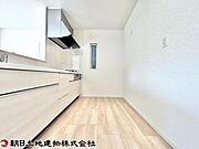 食事の準備や片付けなどの家事を楽しくするキッチンスペース。