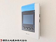 来客時に便利なモニター付インターフォンは防犯面も安心。