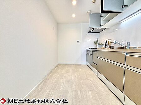 食事の準備や片付けなどの家事を楽しくするキッチンスペース。