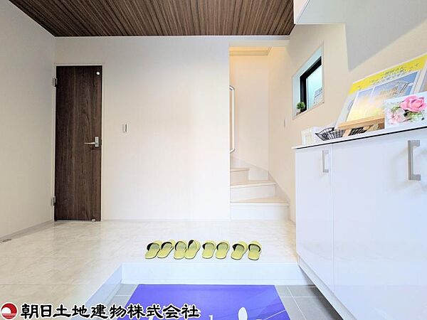 玄関を拡大表示