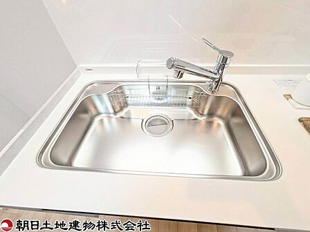 水道水と浄水を使い分けられる浄水器内蔵タイプを採用。