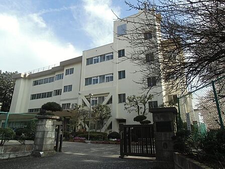 海老名市立海老名中学校319ｍ