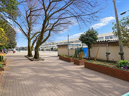 大和市立西鶴間小学校900m