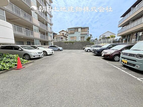 【駐車場】