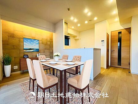 【LDK (約10帖)】※画像は実際の室内写真をもとに、家具・調度品の配置例をCG合成したもので、実際とは多少異なります。また、家具等は販売価格に含まれません。