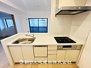 【システムキッチン】食洗機付きのキッチンは家事や子育てに忙しい人には大事な味方です♪