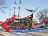 周辺：【光綾運動公園】　小さな公園ですが、遊具も充実していてきれいな状態でした。遊具の点検もしっかりされています。