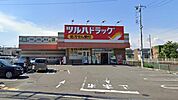 【ツルハドラッグ　上溝店】　品揃えが豊富です。店内もとてもきれいです。駐車場もあります。