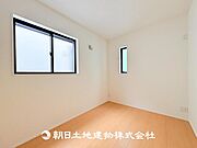 【洋室 (約4.4帖)】