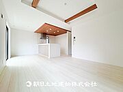 【LDK (約16帖)】