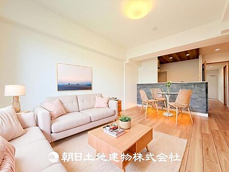 【LDK (約11.6帖)】※画像は実際の室内写真をもとに、家具・調度品の配置例をCG合成したもので、実際とは多少異なります。また、家具等は販売価格に含まれません。