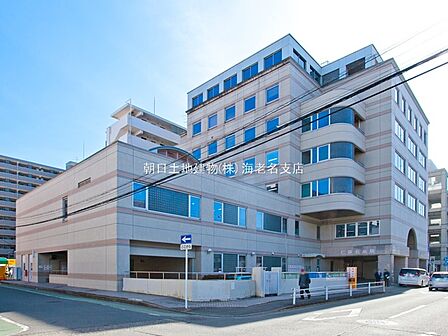 【仁厚会病院】 駅から近く、駐車場もあります。比較的待ち時間も短めです。