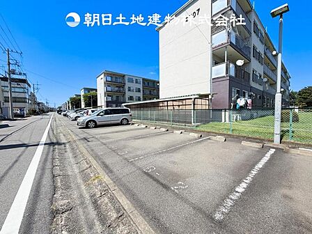 【駐車場】