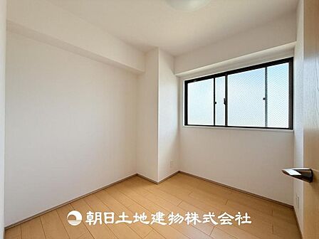 【洋室 (約3.8帖)】子供部屋にぴったりなお部屋です♪