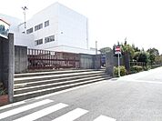 木更津市立祇園小学校 徒歩15分。学校教育目標は「互いに認め合い、励まし合って、たくましく生きる児童の育成」～笑顔いっぱい、優しさいっぱい、チャレンジいっぱい祇園小～です。 1200m