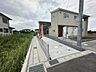 駐車場：【駐車場/1号棟】2台分の駐車スペースがあります(車種による)。お車がない時はお子様の遊ぶスペースとしても活躍しそうです。