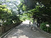 三渓園・日本庭園まで約850ｍ