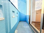 【バルコニー】太陽の光と爽やかな風でお洗濯物は気持ちいいです。