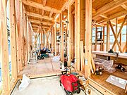 周辺にもきれいな家が立ち並びきれいで静かな住宅地です。