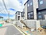 外観：閑静な住宅地に馴染む落ち着いた色合いの贅沢な空間！！