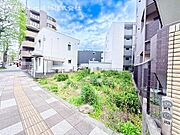 閑静な住宅地の立地の為、気持ちよく過ごすことが出来そうです！やさしい陽とやわらかな風が生活を彩ります　ゆとりがあり、心地よく落ち着いて過ごせる日常は次世代にもつなげていきたい大切な資産です！