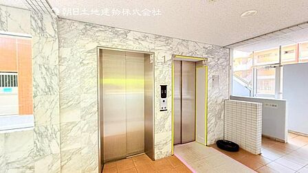 【エレベーター】2機搭載されておりますので、待つ時間が少なくストレスフリーな生活が送れます。