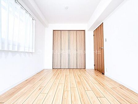 居室はひとり時間を過ごせる安らげるお部屋として活用できます!収納スペースあり!荷物が多くても十分!ベッドや勉強机、テレビなどを置きたい場合におすすめ!!過ごす時間が長くてもゆったり過ごせそうですね!