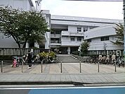横浜市立本町小学校まで約380ｍ