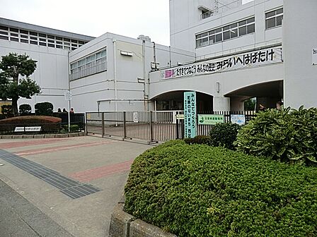 横浜市立西前小学校まで約220ｍ
