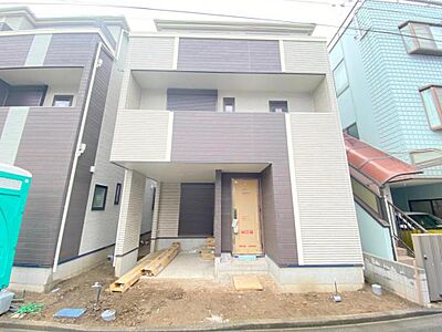 外観：■建物面積：116．25平米の5ＬＤＫ＋車庫付き新築戸建  ■前面道路は南西側4ｍ私道で陽当り良好