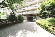 ■徒歩圏に保育園が点在し子育て世代のご家族も安心■お買い物施設や総合病院が近くに揃う利便性の高い立地■徒歩圏内に公園が点在する緑豊かな住環境