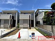 ■建物面積：103．54平米2階建ての4ＬＤＫ新築戸建■土地面積：107．27平米（32．44坪）、カースペース1台分あり