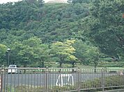 公園「科野の里ふれあい公園まで761m」