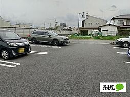 8 / 9