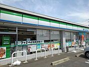 コンビニ「ファミリーマート長野松岡店まで748m」