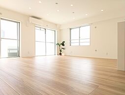 ヨコハマオールパークス　第四街区L棟（ザ・フォレスト） 3LDKのリビング/ダイニング