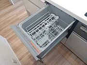 食後の片付けもラクラク。食洗機付きです。 