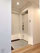 落ち着いた雰囲気の玄関は大切なお客様を迎えるのに最適です。 