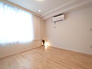 柔らかな日差しが差し込む洋室は主寝室としてもお使いいただけます。 