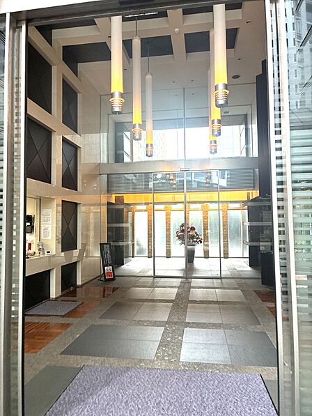 風除室 安心安全のセキュリティ ◆オートロック◆モニター付きインターホン◆防犯カメラ◆24時間有人管理