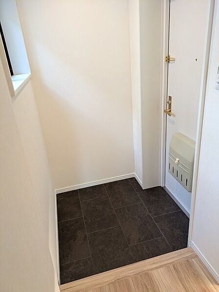落ち着いた雰囲気の玄関は大切なお客様を迎えるのに最適です。 