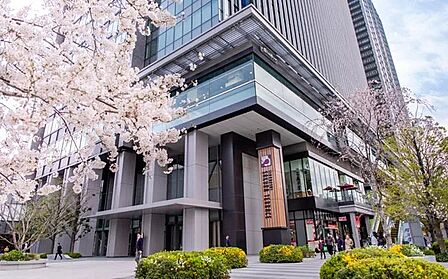 飯田橋サクラテラス　仕事帰りにもお買い物・お食事が楽しめて便利！