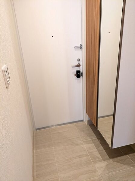 落ち着いた雰囲気の玄関は大切なお客様を迎えるのに最適です。