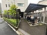その他：平置きタイプの駐輪場で、自転車の出し入れもスムーズです。 