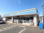 ローソン　新町店 426m