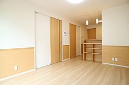 プレミール・カーサ 103 1階1LDKのリビング/ダイニング