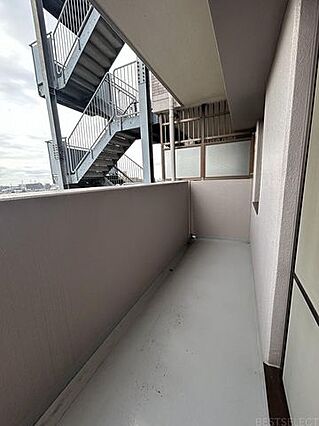 三面バルコニー...
