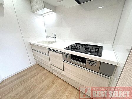 リフォーム済で洗練されたキッチンスペースで毎日のお料理も楽しく快適！
