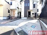 毎日の車通勤でも安心、カースペース付です。